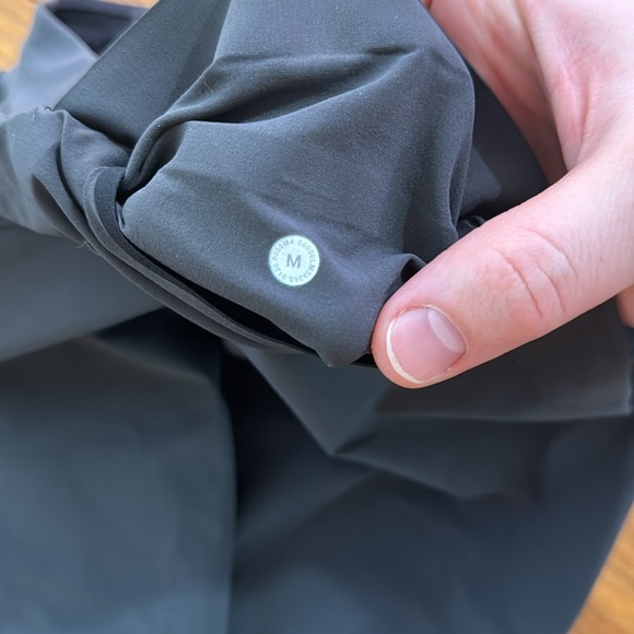 Men’s Lululemon Grey Surge Hybrid Pant - Picture 4 of 5
